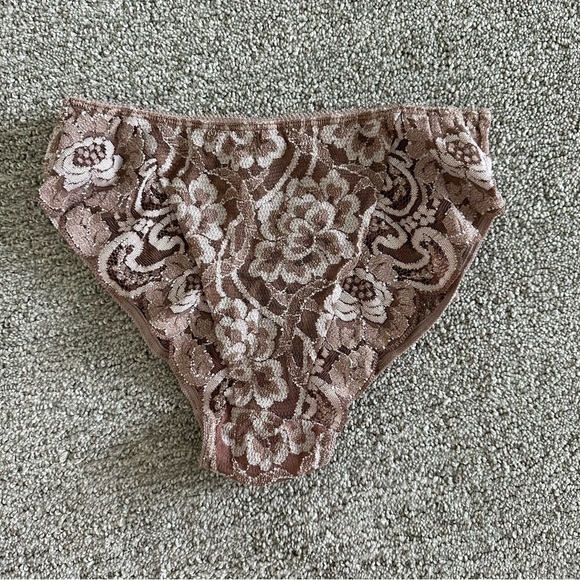 Vintage Victoria’s Secret Brief Panties Tan Size Medium / 6 - Picture 1 of 5
